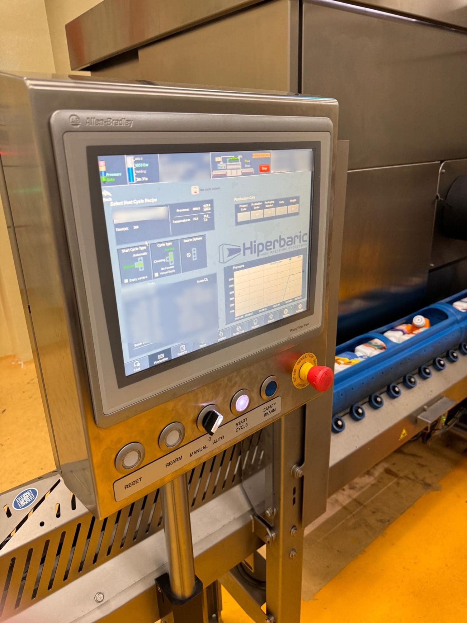 The machine's control screen, with the pressure chart climbing